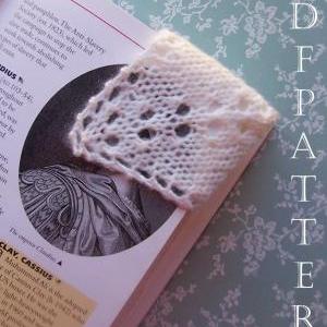 Knitting Patterng Corner Bookmark 2..